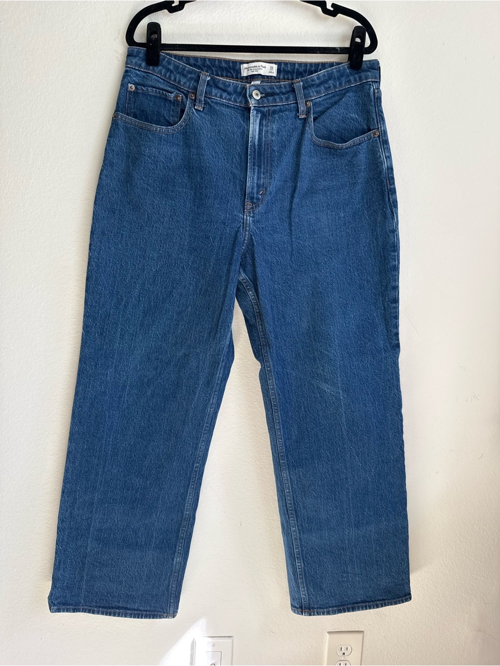 Abercrombie Curve Love 90s Relaxed High Rise Jeans 32 Short
